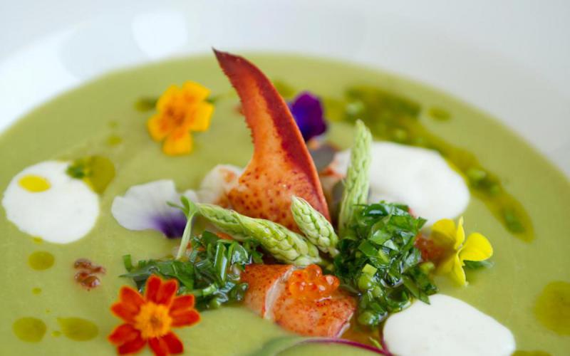 Vichyssoise dasperge et mousseuse de yogourt Fromagerie le Bédouin