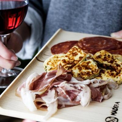 Charcuterie et fromages à griller Le Bédouin 